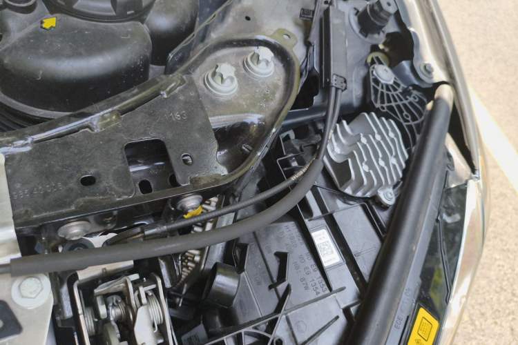 Used BMW 4 Series 2023 425i M Sport Night Edition Engine Bay Left