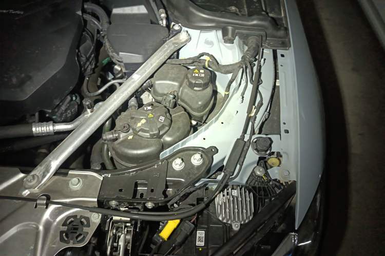 Used BMW 4 Series 2023 430i Convertible M Sport Night Edition Package Engine Bay Left