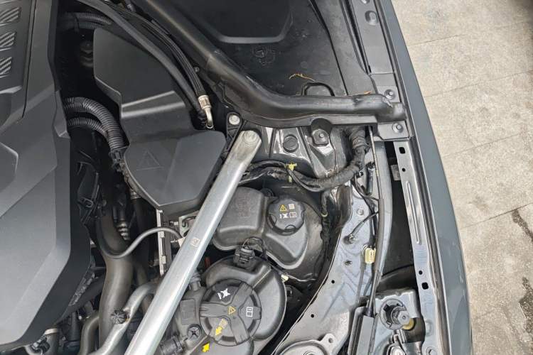 Used BMW 4 Series 2023 430i Convertible M Sport Night Edition Package Engine Bay Left