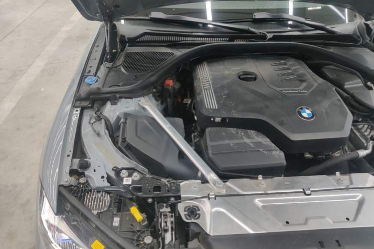 Used BMW 4 Series 2023 425i M Sport Night Edition Engine Bay Right