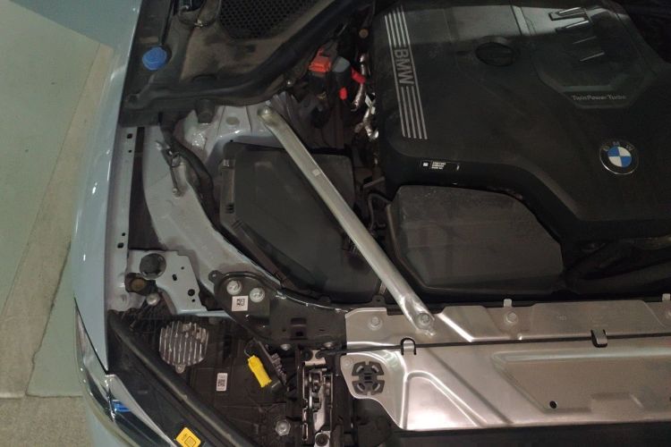 Used BMW 4 Series 2023 425i M Sport Night Edition Engine Bay Right