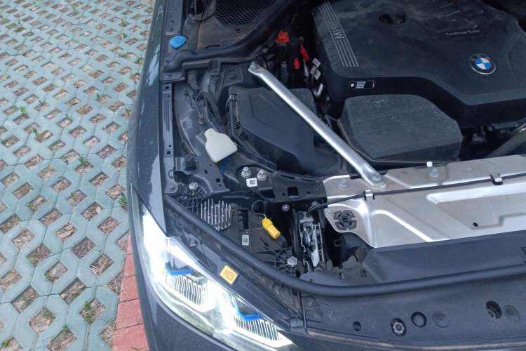 Used BMW 4 Series 2023 425i M Sport Night Edition Engine Bay Right