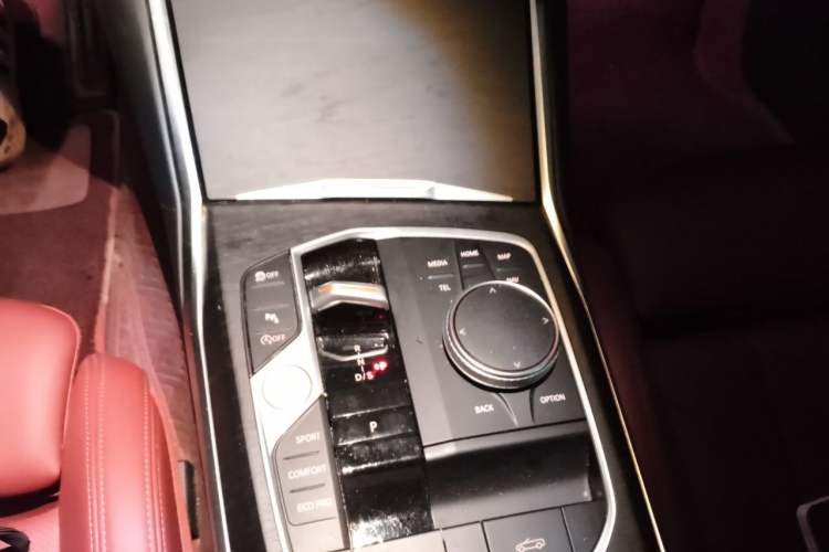 Used BMW 4 Series 2023 425i Convertible M Sport Package Gear Lever
