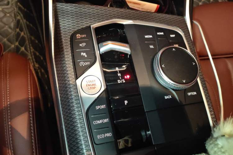 Used BMW 4 Series 2023 425i M Sport Night Edition Gear Lever