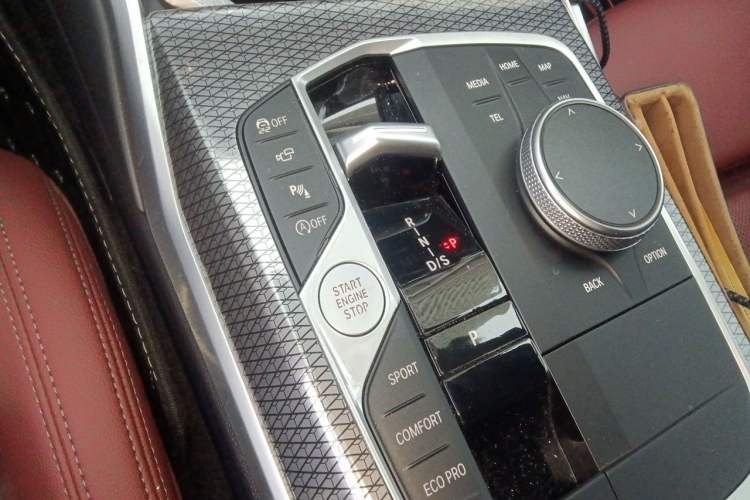 Used BMW 4 Series 2023 425i M Sport Night Edition Gear Lever