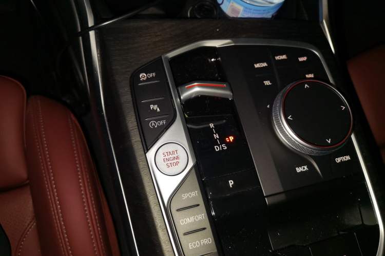 Used BMW 4 Series 2023 425i Convertible M Sport Package Gear Lever