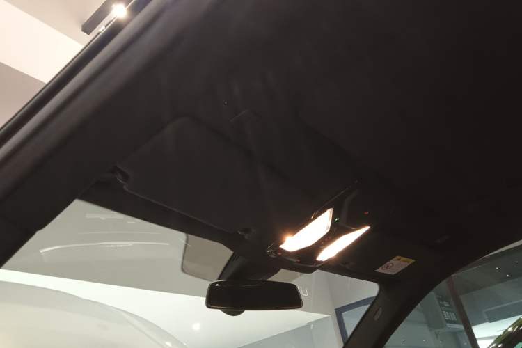 Used BMW 4 Series 2023 425i M Sport Night Edition Headliner