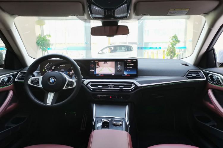 Used BMW 4 Series 2023 425i M Sport Package Interior 3