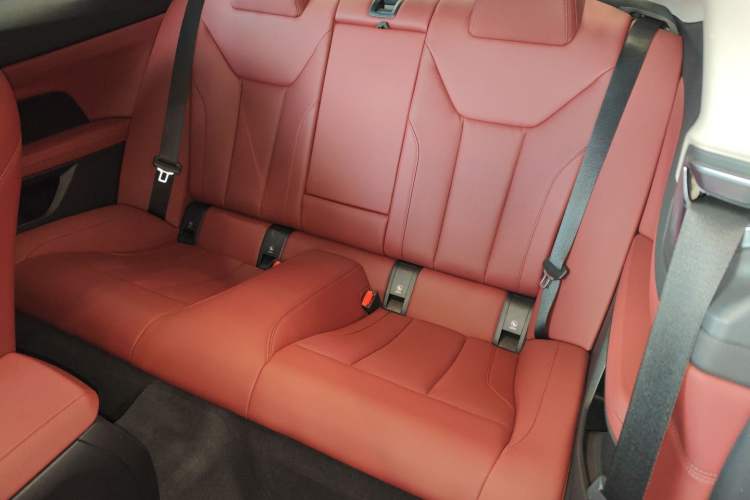 Used BMW 4 Series 2023 425i M Sport Package Interior 4