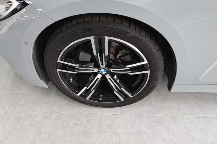 Used BMW 4 Series 2023 425i M Sport Package Left Front Wheel Hub