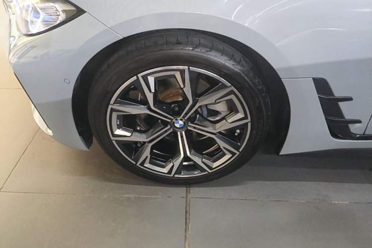 Used BMW 4 Series 2023 430i Gran Coupe M Sport Night Edition Left Front Wheel Hub