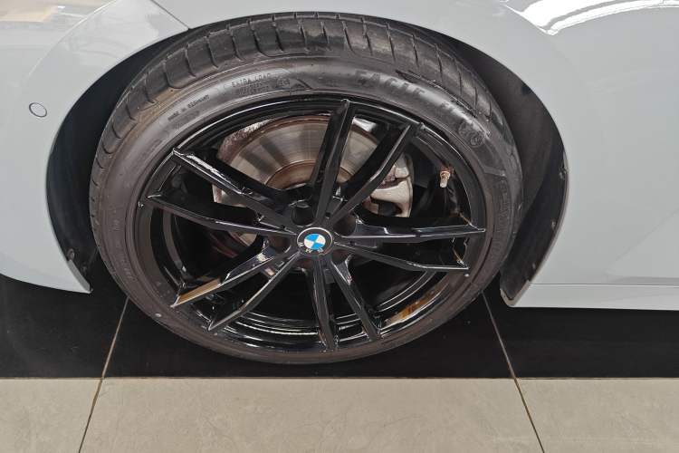 Used BMW 4 Series 2023 425i M Sport Night Edition Left Front Wheel Hub
