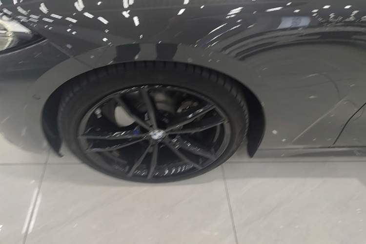 Used BMW 4 Series 2023 425i M Sport Night Edition Left Front Wheel Hub