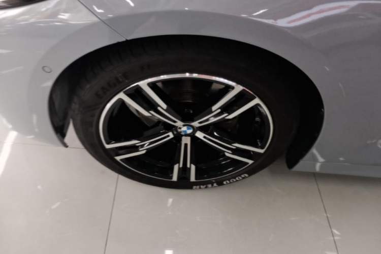 Used BMW 4 Series 2023 425i M Sport Package Left Front Wheel Hub