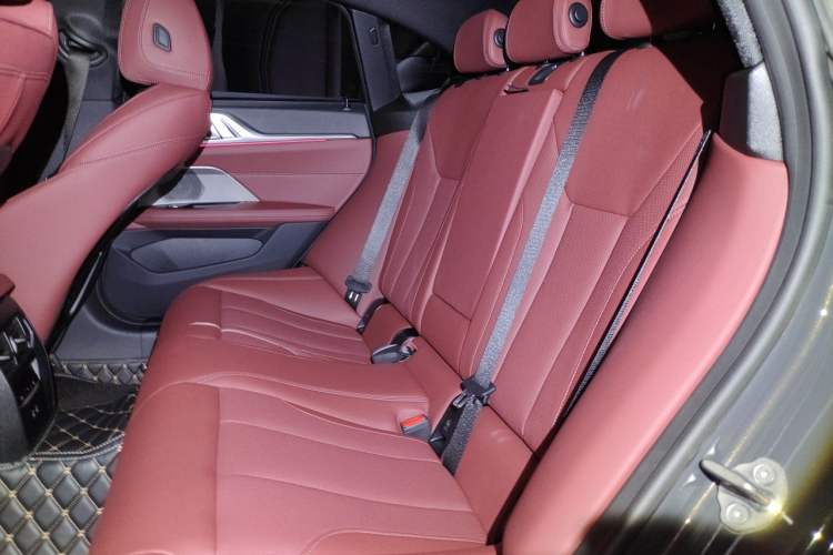 Used BMW 4 Series 2023 425i M Sport Night Edition Left Rear Seat