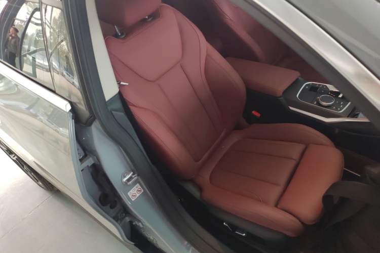 Used BMW 4 Series 2023 425i Gran Coupe M Sport Package Right Front Seat