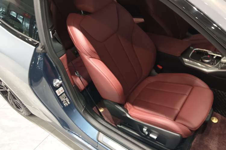 Used BMW 4 Series 2023 425i M Sport Night Edition Right Front Seat