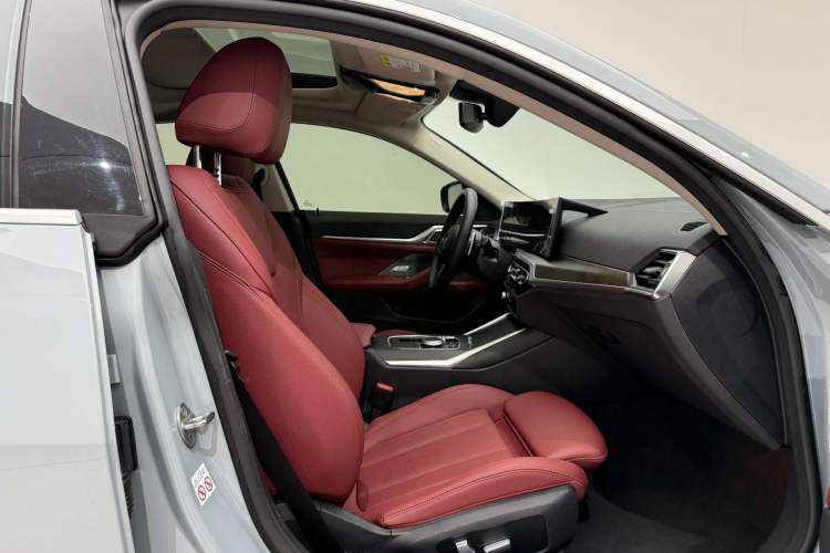 Used BMW 4 Series 2023 425i Gran Coupe M Sport Package Right Front Seat