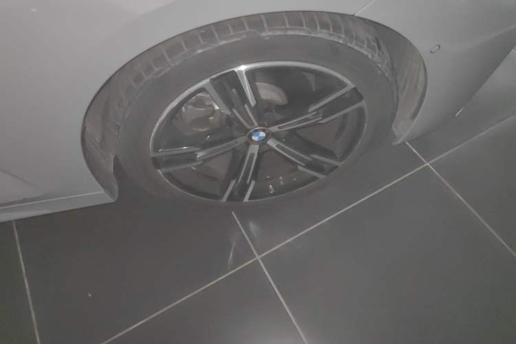 Used BMW 4 Series 2023 425i M Sport Package Right Front Wheel Hub