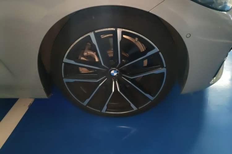 Used BMW 4 Series 2023 430i M Sport Night Edition Right Front Wheel Hub