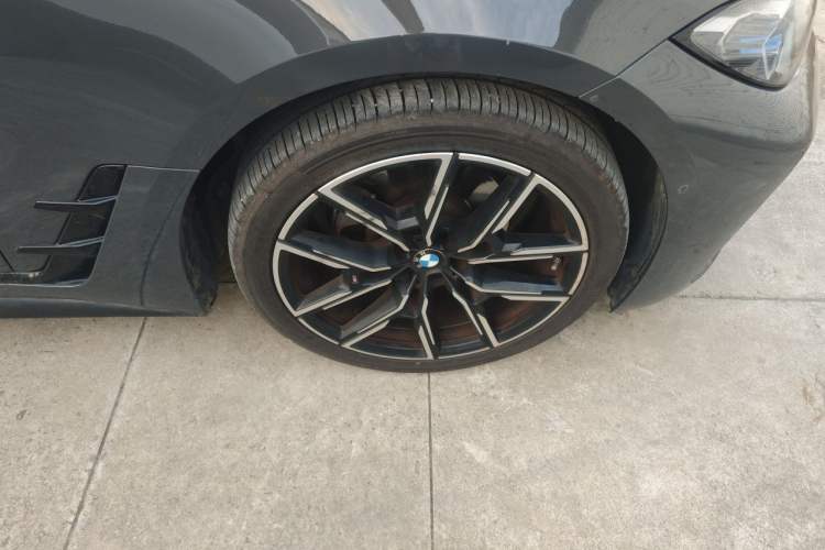 Used BMW 4 Series 2023 425i Gran Coupe M Sport Night Edition Package Right Front Wheel Hub