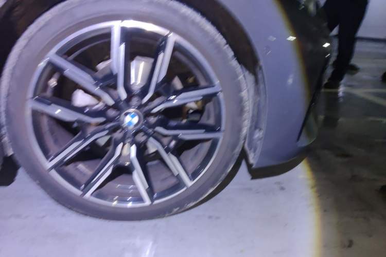 Used BMW 4 Series 2023 425i Gran Coupe M Sport Night Edition Package Right Front Wheel Hub