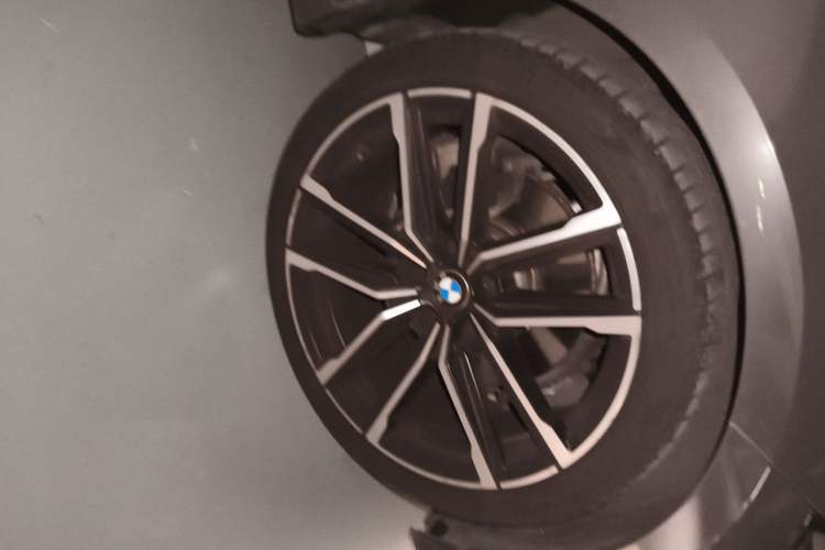 Used BMW 4 Series 2023 430i M Sport Night Edition Right Front Wheel Hub