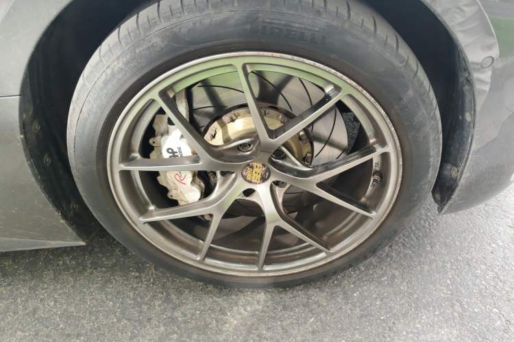 Used BMW 4 Series 2023 425i Gran Coupe M Sport Night Edition Package Right Front Wheel Hub