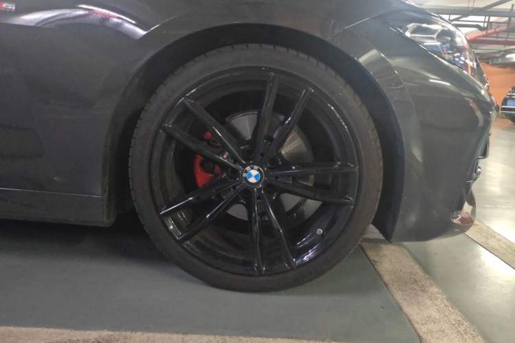 Used BMW 4 Series 2023 425i M Sport Night Edition Right Front Wheel Hub