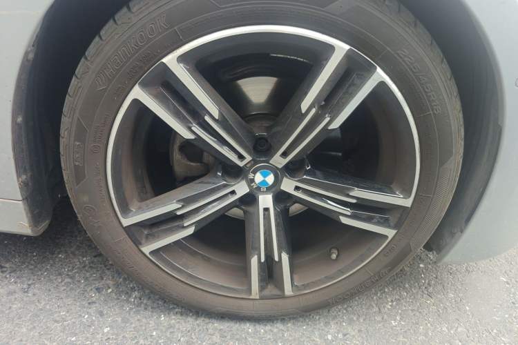 Used BMW 4 Series 2023 425i M Sport Package Right Front Wheel Hub