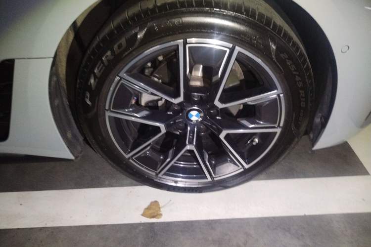 Used BMW 4 Series 2023 425i Gran Coupe M Sport Package Right Front Wheel Hub