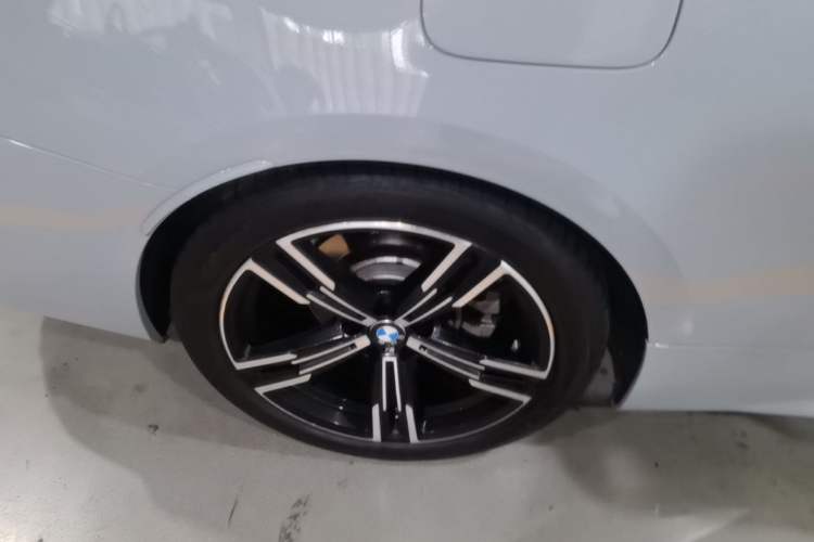 Used BMW 4 Series 2023 425i Convertible M Sport Package Right Rear Wheel Hub