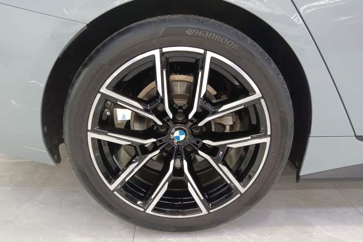 Used BMW 4 Series 2023 425i Gran Coupe M Sport Night Edition Package Right Rear Wheel Hub