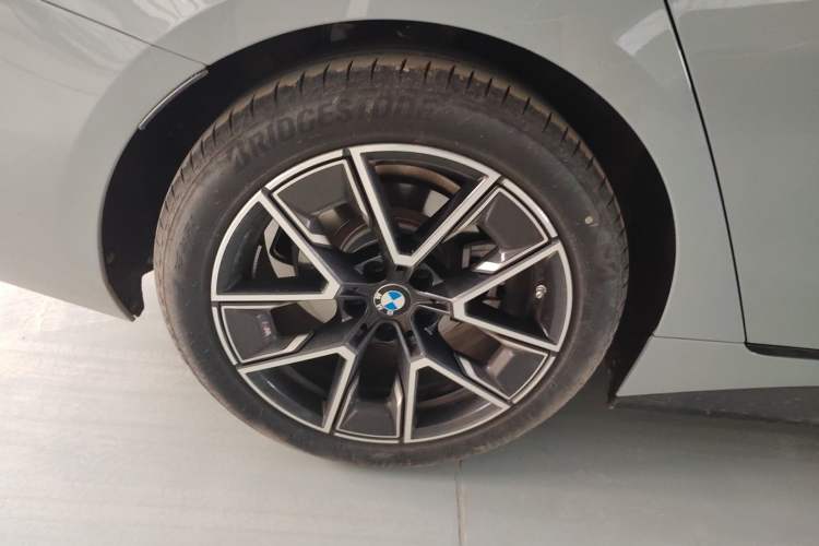 Used BMW 4 Series 2023 425i Gran Coupe M Sport Package Right Rear Wheel Hub