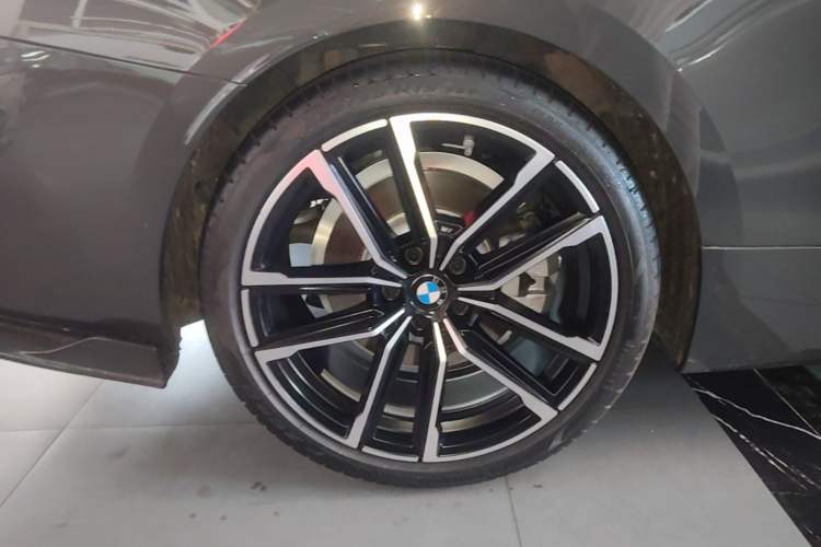 Used BMW 4 Series 2023 430i M Sport Night Edition Right Rear Wheel Hub