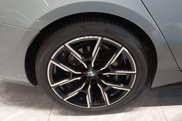 Used BMW 4 Series 2023 425i Gran Coupe M Sport Night Edition Package Right Rear Wheel Hub
