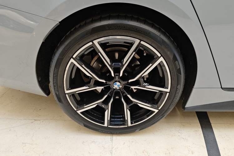 Used BMW 4 Series 2023 425i Gran Coupe M Sport Night Edition Package Right Rear Wheel Hub