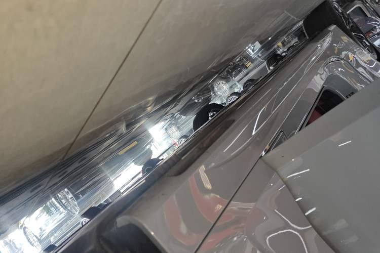 Used BMW 4 Series 2023 425i M Sport Night Edition Right Side Sill