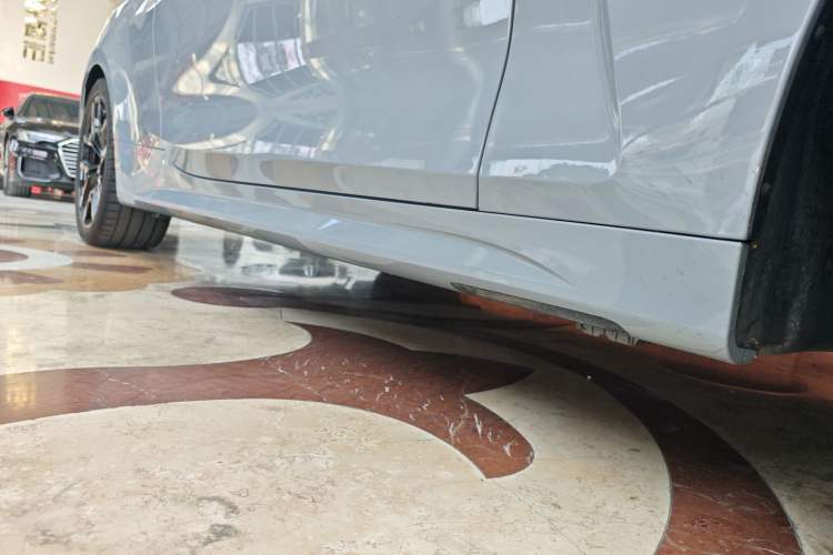 Used BMW 4 Series 2023 430i M Sport Night Edition Right Side Sill