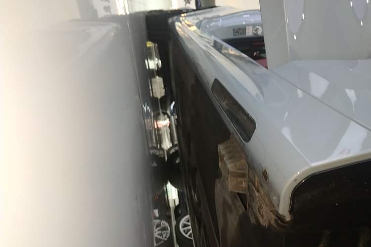 Used BMW 4 Series 2023 425i M Sport Package Right Side Sill