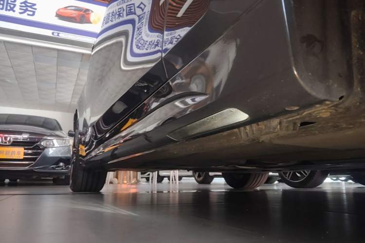 Used BMW 4 Series 2023 430i M Sport Night Edition Right Side Sill