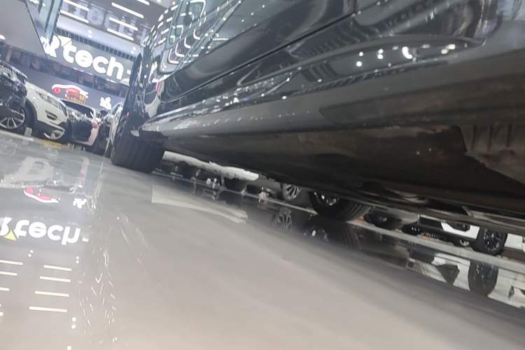 Used BMW 4 Series 2023 425i M Sport Night Edition Right Side Sill