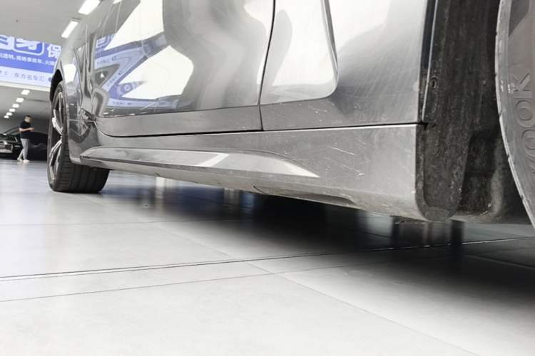Used BMW 4 Series 2023 425i M Sport Package Right Side Sill
