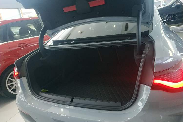 Used BMW 4 Series 2023 425i M Sport Package Trunk