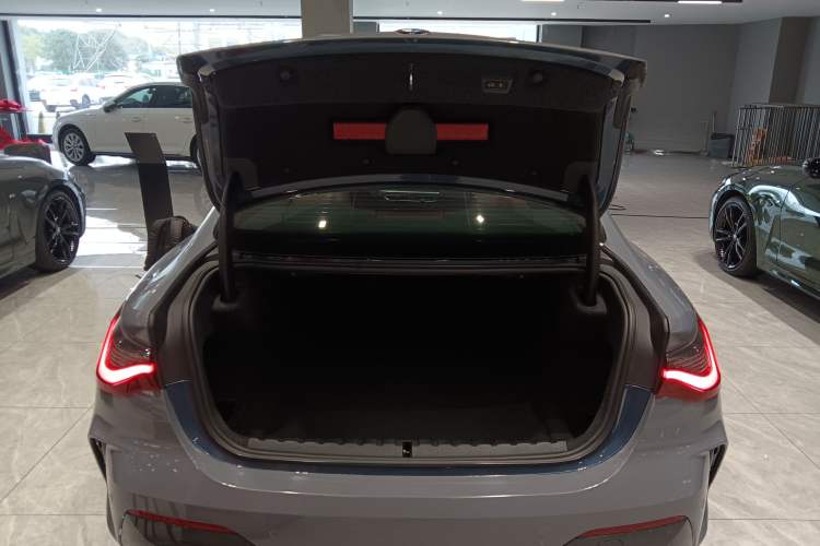 Used BMW 4 Series 2023 425i M Sport Night Edition Trunk