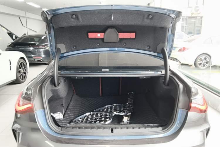 Used BMW 4 Series 2023 425i M Sport Package Trunk
