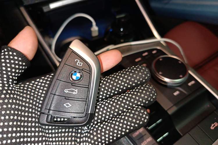 Used BMW 4 Series 2023 430i Convertible M Sport Night Edition Package Vehicle Key