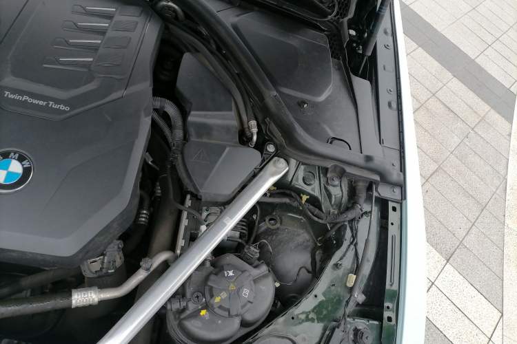 Used BMW 4 Series 2023 425i M Sport Night Edition Engine Bay Left