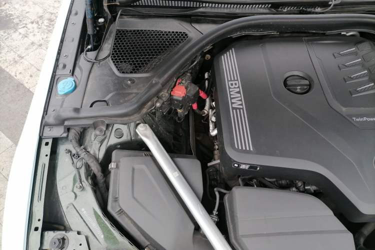 Used BMW 4 Series 2023 425i M Sport Night Edition Engine Bay Right