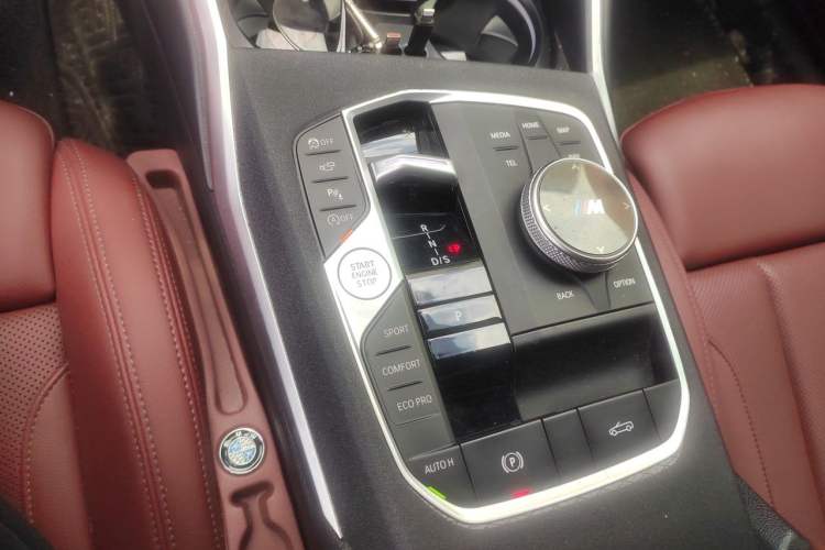 Used BMW 4 Series 2023 425i Convertible M Sport Night Edition Package Gear Lever